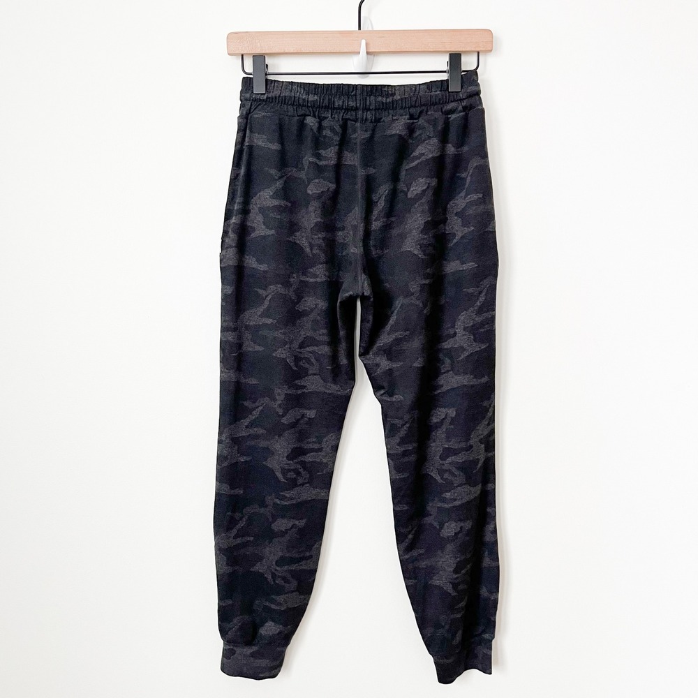Vuori Performance Jogger Black Gray Camo Womens XS - Picture 7 of 13